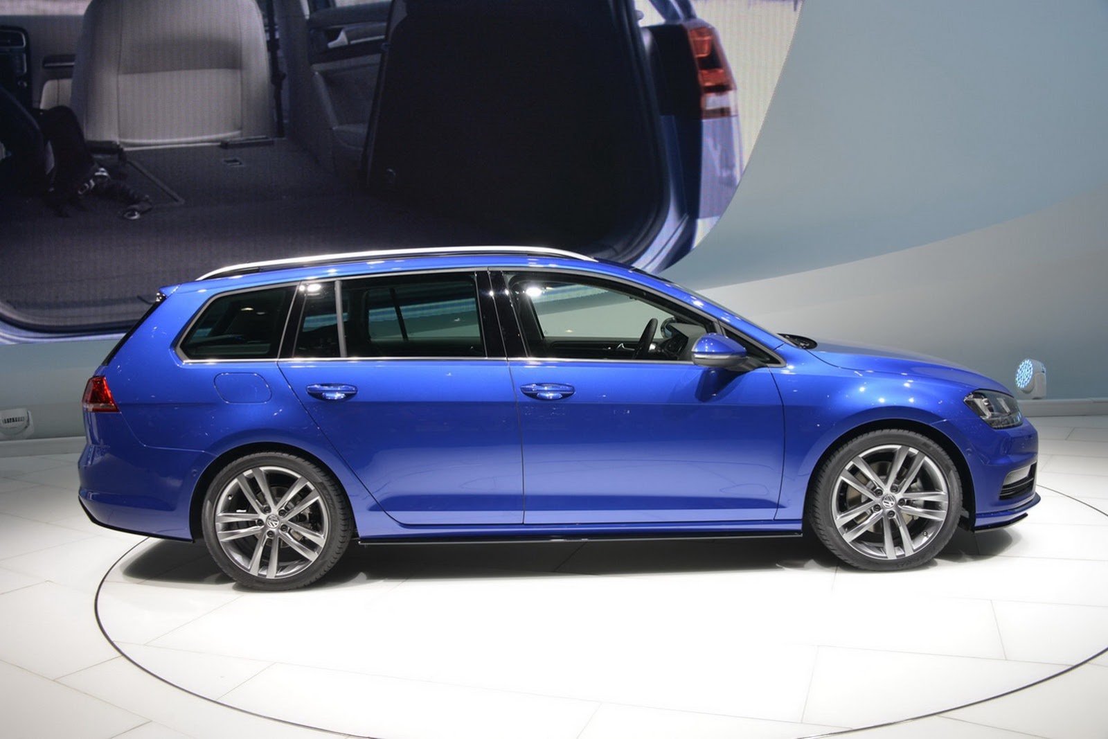 VW Launches Golf Estate Concept R-Line at the Geneva Motor Show | Cars ...